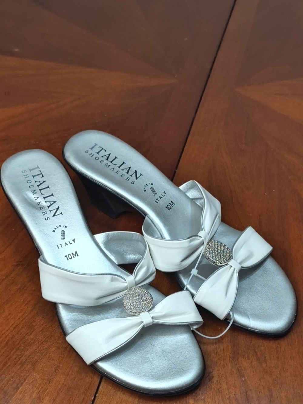 Italian Shoemakers Silver & White Bow Bridal Slide Heels Size 10 G37